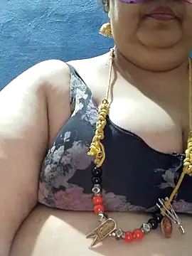 tamilthanushriのライブXXXチャット