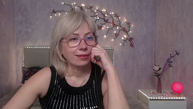 LaurenWishy: онлайн-секс-чат