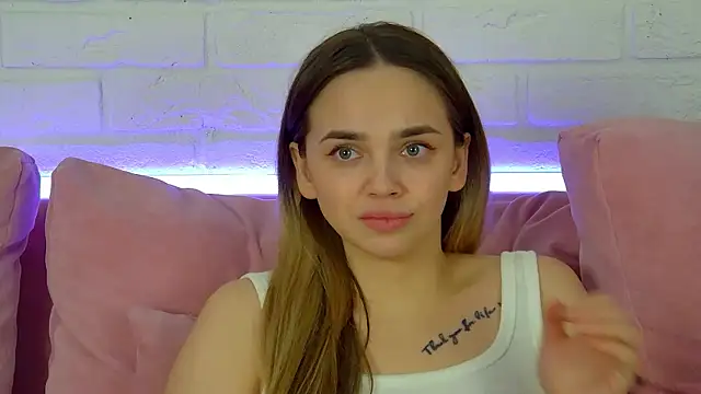 دردشة AnitaVenture الجنسية المباشرة