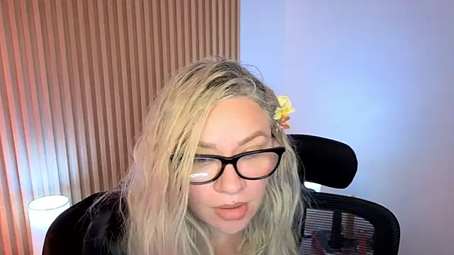 MarianL0ve élő XXX-chatje