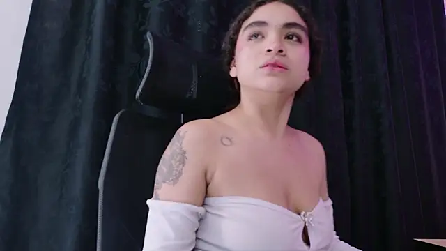 KENDALL_ARTのライブXXXチャット