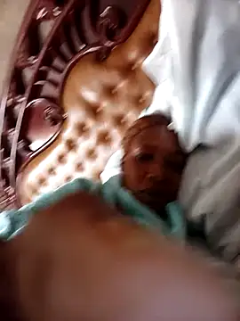 XXX chat uživo modela bomareng