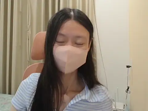 Lil-Cherries Live XXX-Chat