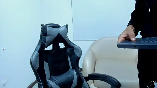 Noha-Smith: απευθείας συνομιλία ΧΧΧ