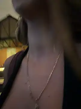 Chat +18 de Bella-Grace ao vivo