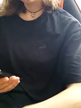 Aashikalaa élő XXX-chatje