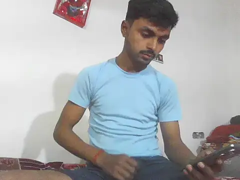 Pokazy przed kamerką – YOUR-LOVER-2