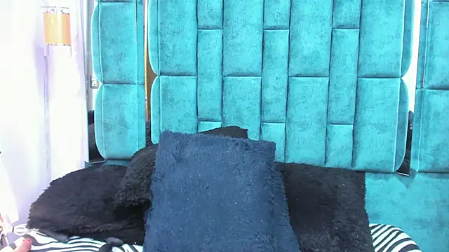 ARTEMISAKIM's Live XXX Chat