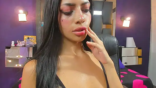 Czat XXX na żywo – EMYCLARK01