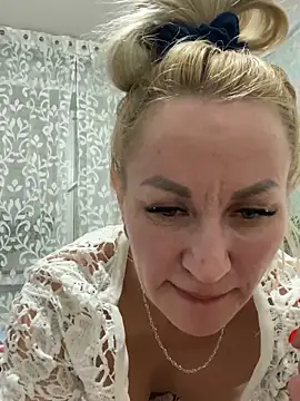 kira_saning's Live XXX Chat