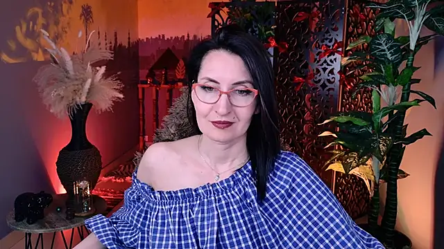 UnaTerra élő XXX-chatje