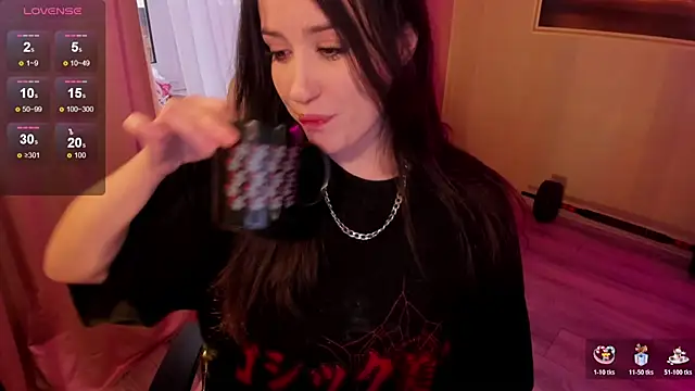 Sserendipityy Adlı Modelin Canlı XXX Sohbeti