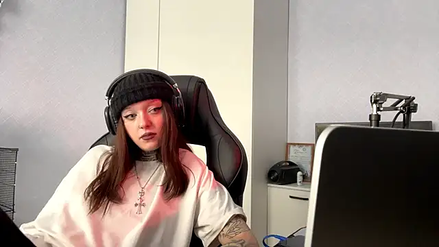 LittlewaysのライブXXXチャット