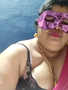 XXX chat uživo modela tamilthanushri