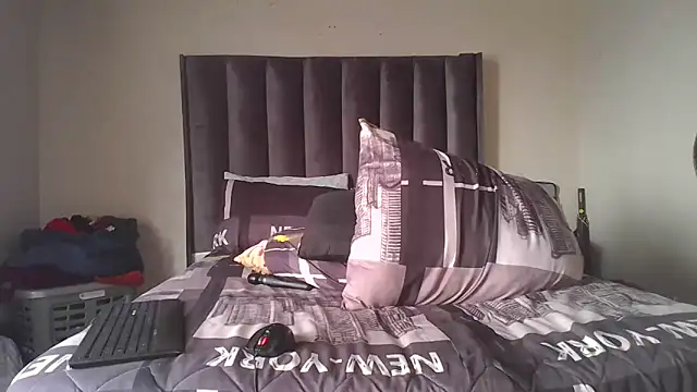 HOTSEXCBOOBS30xx Chat XXX in diretta