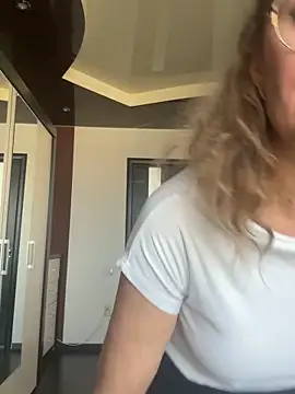 Tania201243 Adlı Modelin Canlı XXX Sohbeti