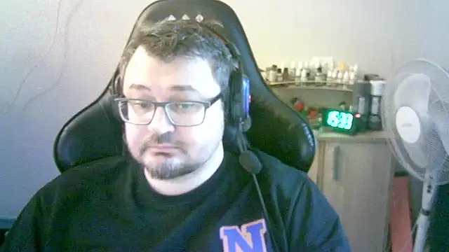 แชท XXX สดของ SirAbuser