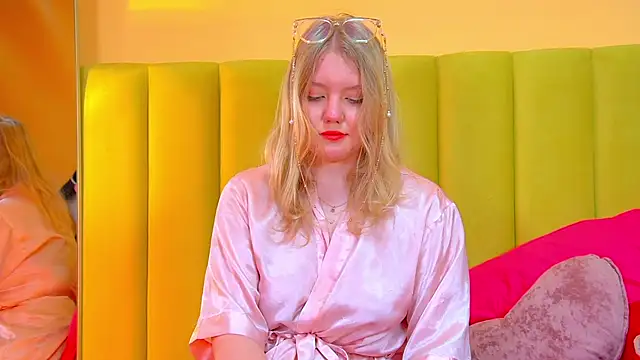 Онлайн чат XXX EmilyEvanse