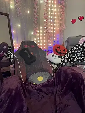 Angel-Lewd-Cake 现场XXX聊天