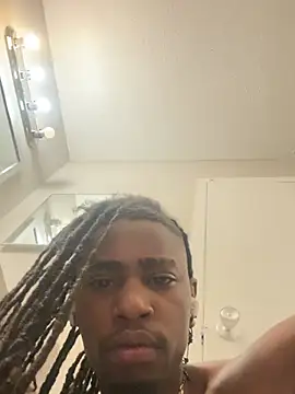 Grim777Hollow: διαδικτυακό σόου στην κάμερα