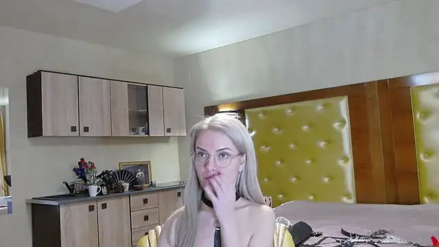 DomCaprisse Chat XXX in diretta