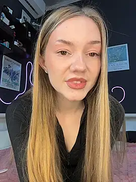 แชท XXX สดของ MilaMoone