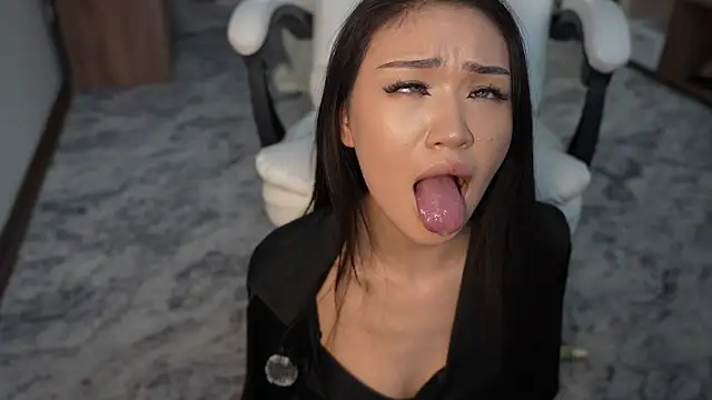 OnieClose Webcam Show