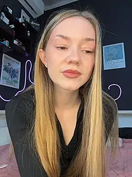 MilaMoone Chat XXX in diretta