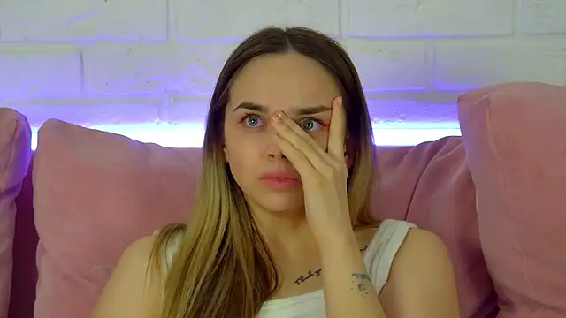 AnitaVenture Chat XXX in diretta