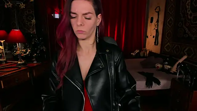 Chat +18 de MargoTigress ao vivo