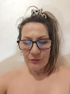 Chat +18 de Lovely_Chiara ao vivo