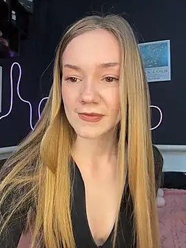 Chat +18 de MilaMoone ao vivo