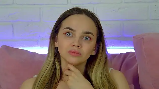 AnitaVenture Adlı Modelin Canlı XXX Sohbeti