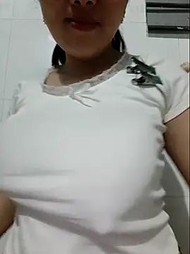 Shine_Mai Chat XXX in diretta