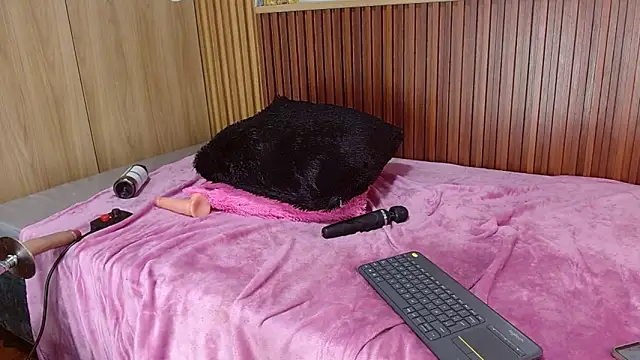 meliangels303av Adlı Modelin Canlı XXX Sohbeti