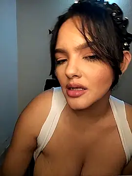 Faith_madison18 Show in webcam