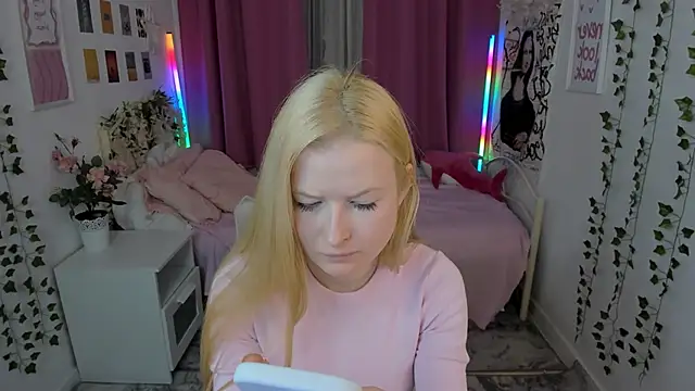 Chat +18 de Laly_Peach ao vivo