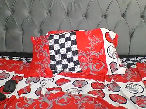 hornyqueen93 élő XXX-chatje