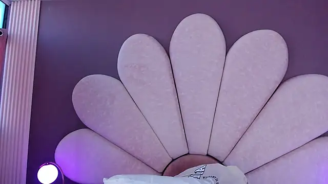 MeganR_ Chat XXX in diretta