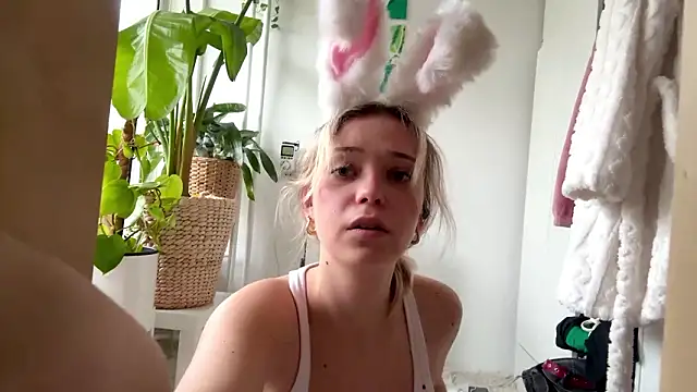 SourMiddayn Live XXX chat