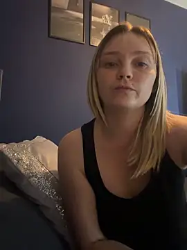 Sky25x élő XXX-chatje