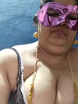 tamilthanushri's Live XXX Chat