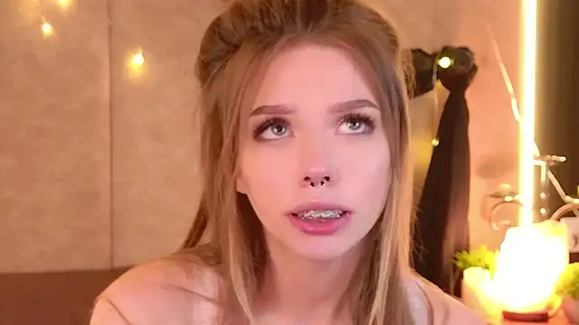 Sierra_Fane élő XXX-chatje