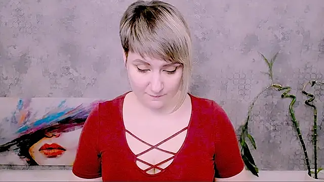 Djullia 现场XXX聊天