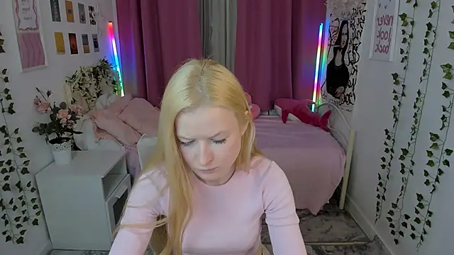 Chat +18 de Laly_Peach ao vivo