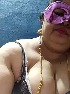 tamilthanushri élő XXX-chatje