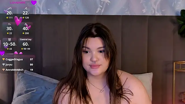 EmilyHyde live XXX chat