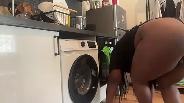 nanaisbackk's Live XXX Chat