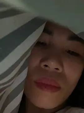 Keola_kwad: διαδικτυακό σόου στην κάμερα