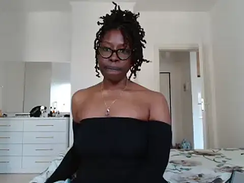 MasterIndigo live XXX chat